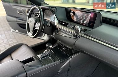 Седан Lexus ES 2019 в Дніпрі