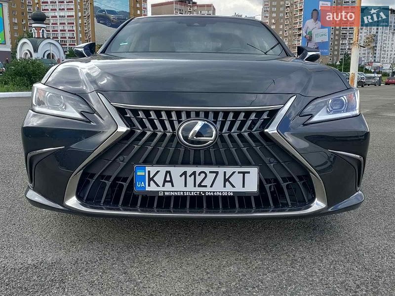 Седан Lexus ES 2023 в Киеве
