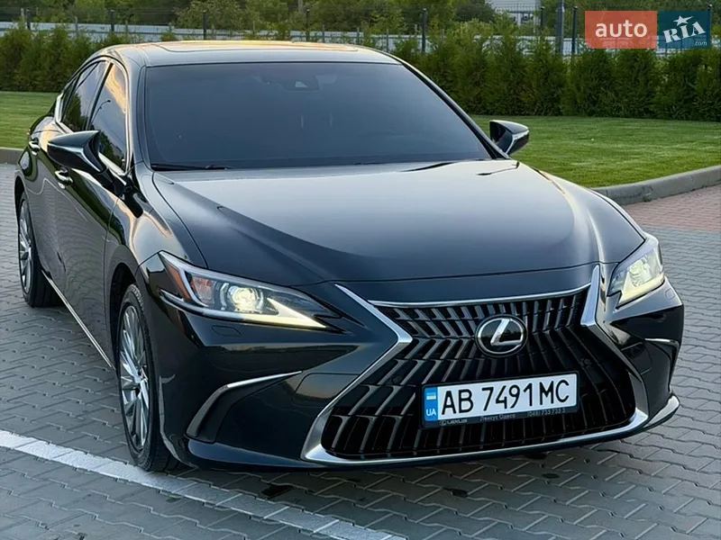Lexus ES