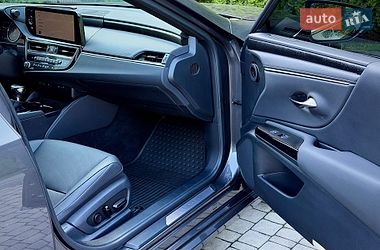 Седан Lexus ES 2022 в Киеве фото 32 Седан Lexus ES 2022 в Киеве