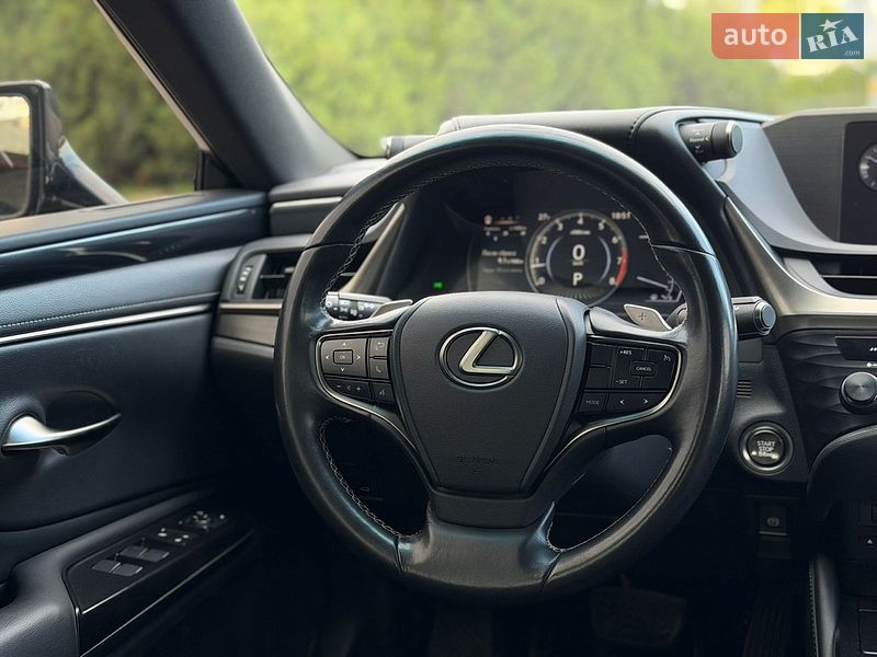 Седан Lexus ES 2019 в Києві