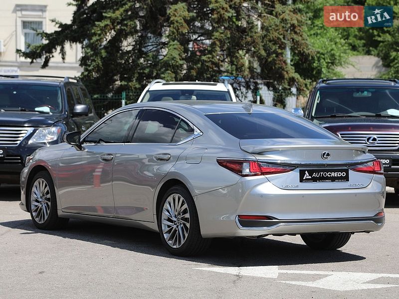 Седан Lexus ES 2023 в Харькове