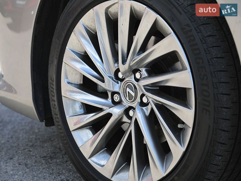 Седан Lexus ES 2023 в Харькове