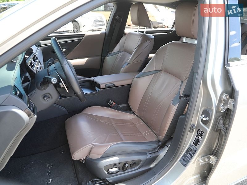 Седан Lexus ES 2023 в Харькове