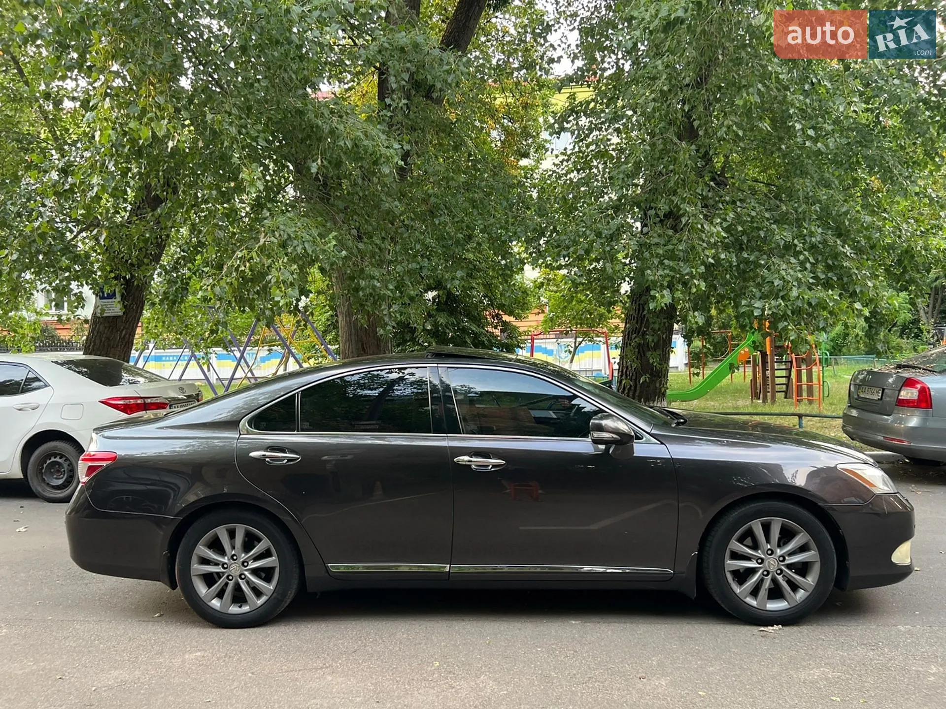 2010 Lexus ES - мініатюра 9