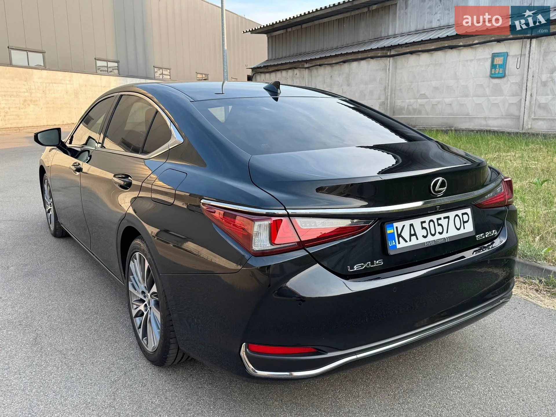 2020 Lexus ES - мініатюра 14