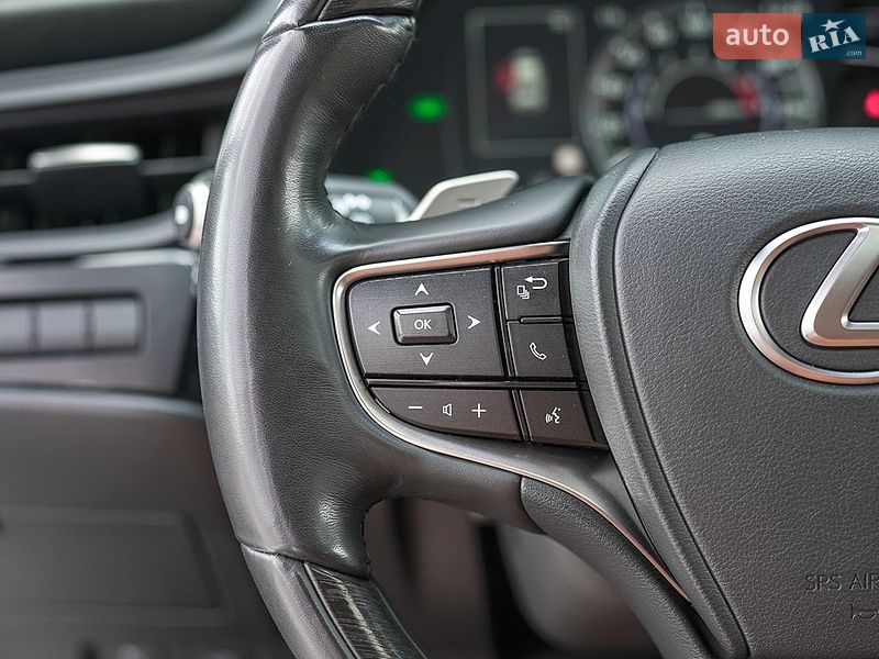 Седан Lexus ES 2022 в Львове