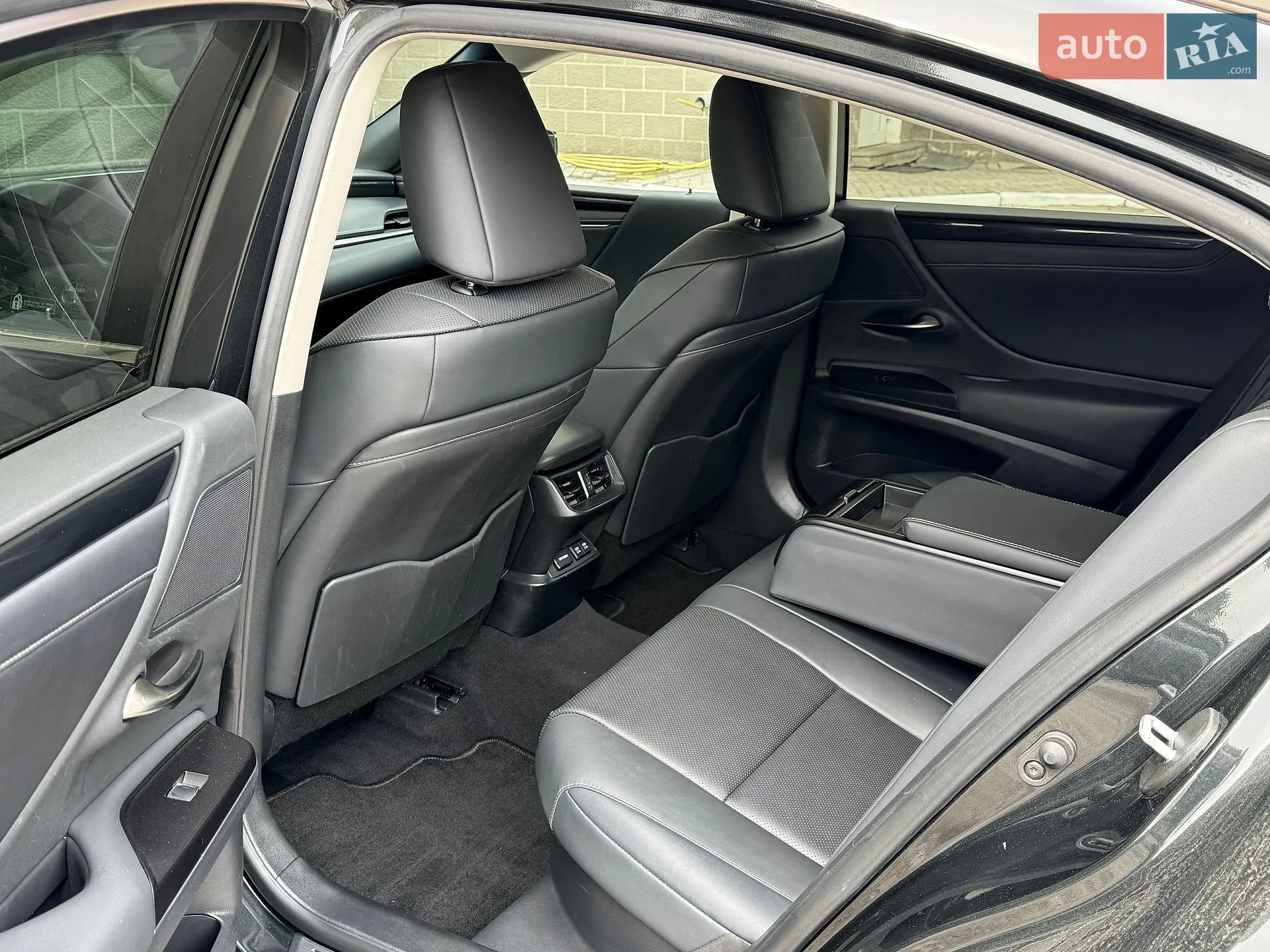 2021 Lexus ES - мініатюра 18