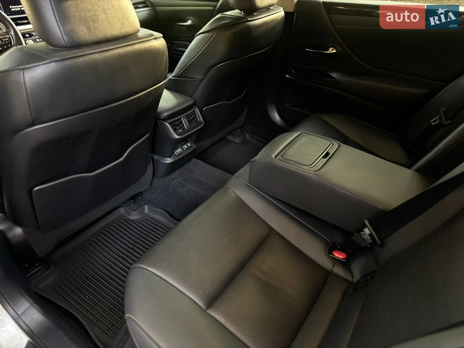 2020 Lexus ES - мініатюра 31