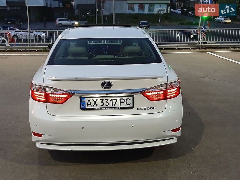 Седан Lexus ES 2013 в Харькове