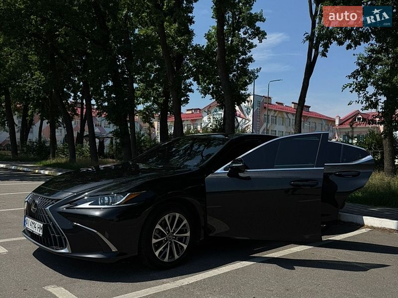 Седан Lexus ES 2023 в Києві
