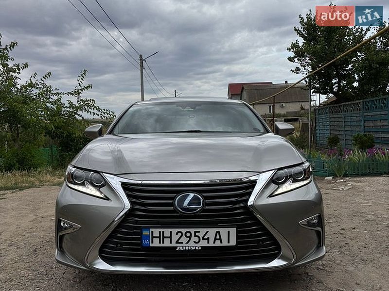 Седан Lexus ES 2016 в Одесі