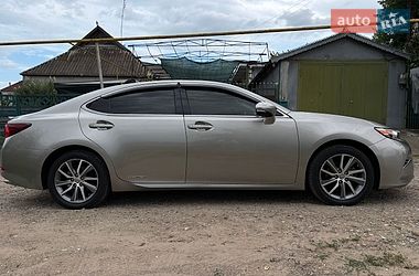 Седан Lexus ES 2016 в Одесі