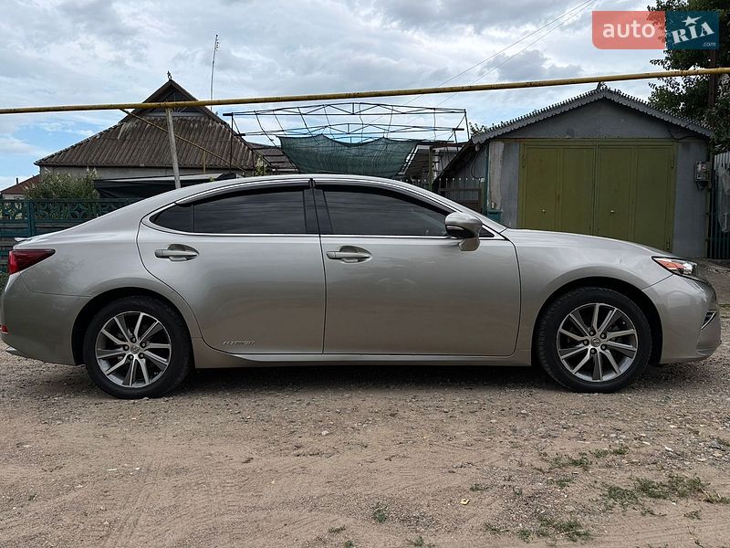Седан Lexus ES 2016 в Одесі