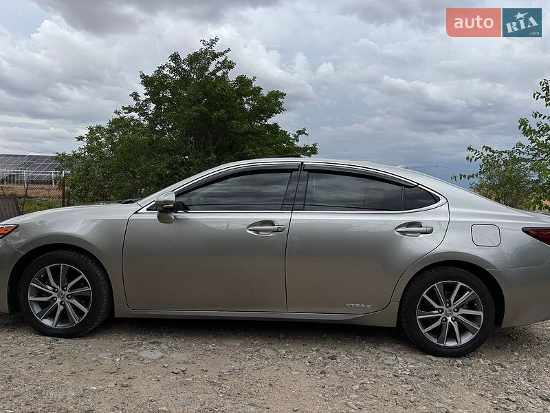 Седан Lexus ES 2016 в Одесі