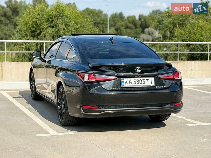 Седан Lexus ES 2024 в Києві