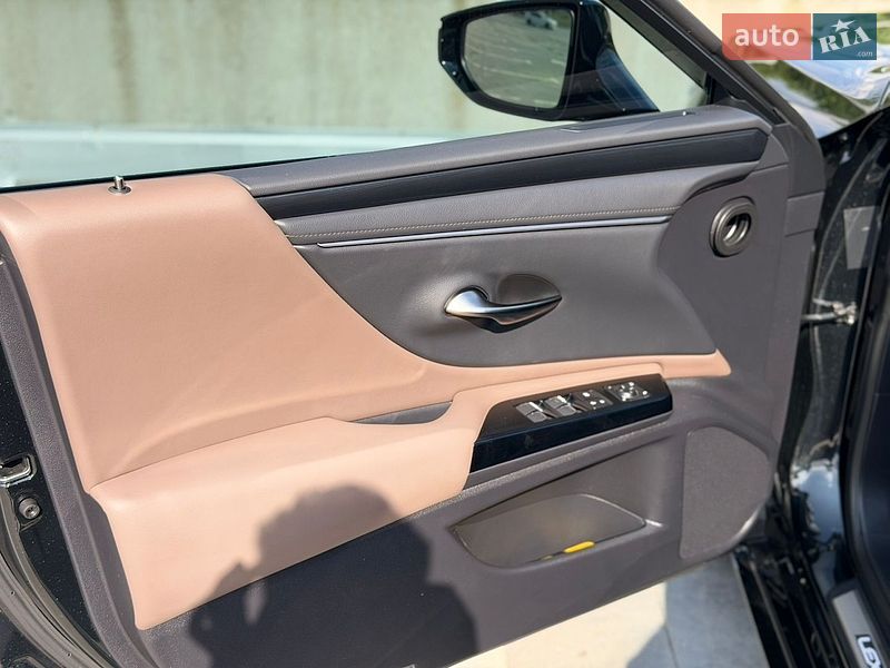 Седан Lexus ES 2024 в Києві