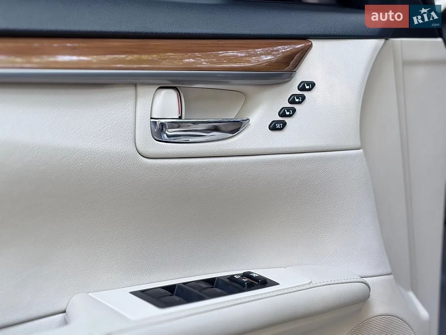 2013 Lexus ES - мініатюра 28