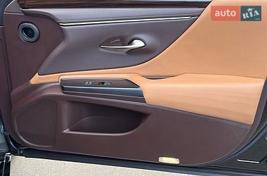 Седан Lexus ES 2019 в Киеве фото 16 Седан Lexus ES 2019 в Киеве