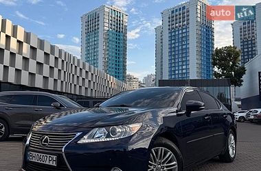 Седан Lexus ES 2015 в Одесі