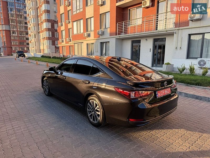Седан Lexus ES 2022 в Одесі