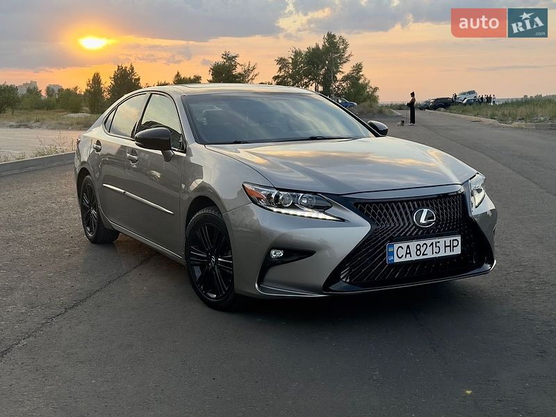 Lexus ES, фото из объявления