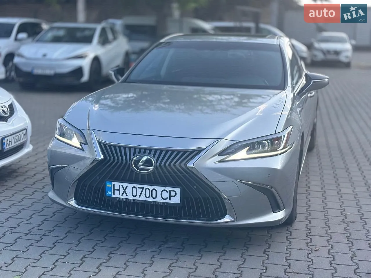 2019 Lexus ES - мініатюра 2
