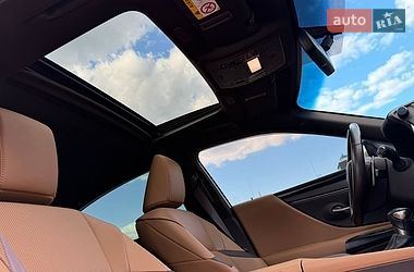 Седан Lexus ES 2019 в Києві фото 15 Седан Lexus ES 2019 в Києві