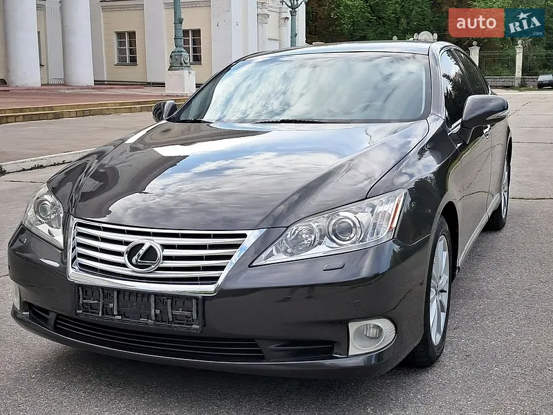 Lexus ES