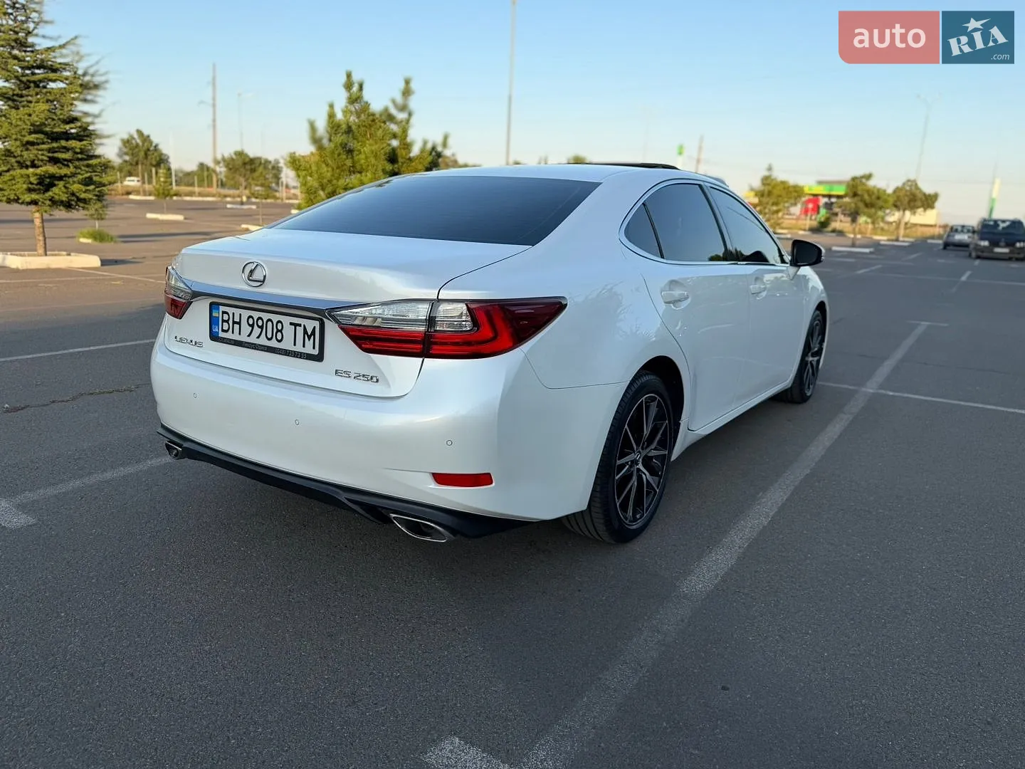 2017 Lexus ES - мініатюра 10