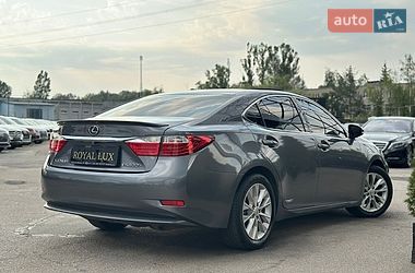 Седан Lexus ES 2015 в Харкові