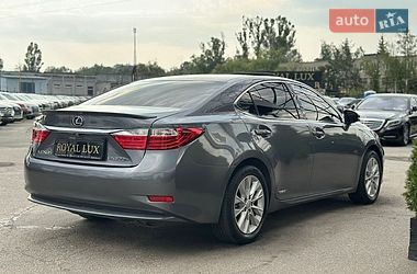 Седан Lexus ES 2015 в Харкові