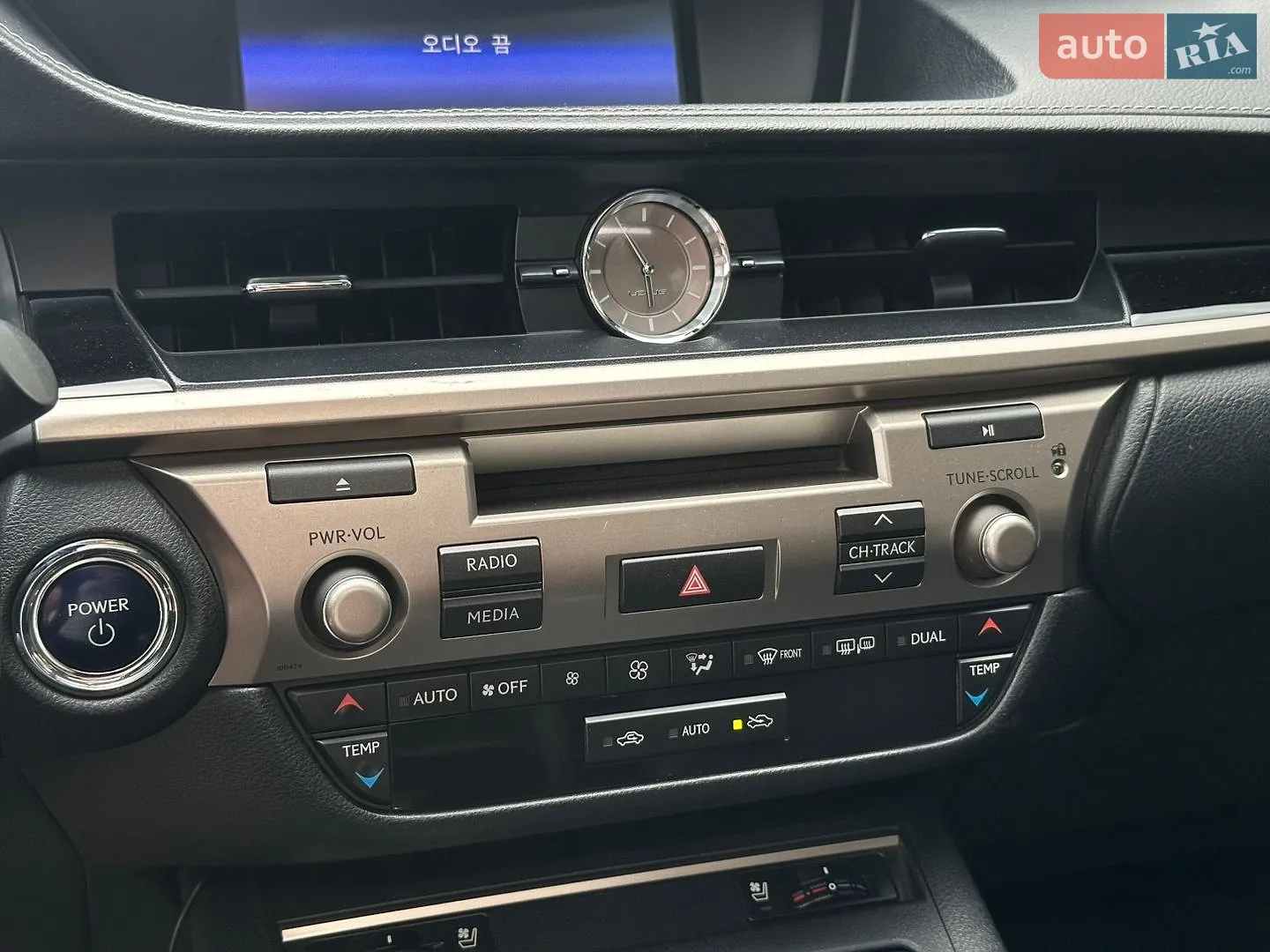 2015 Lexus ES - мініатюра 31