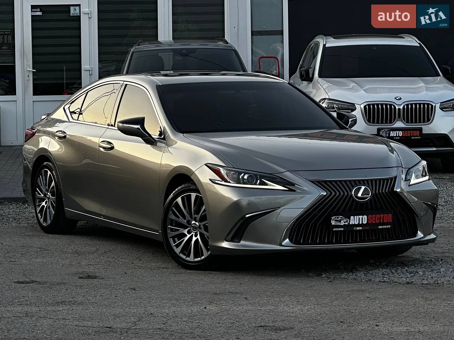 2019 Lexus ES - мініатюра 4