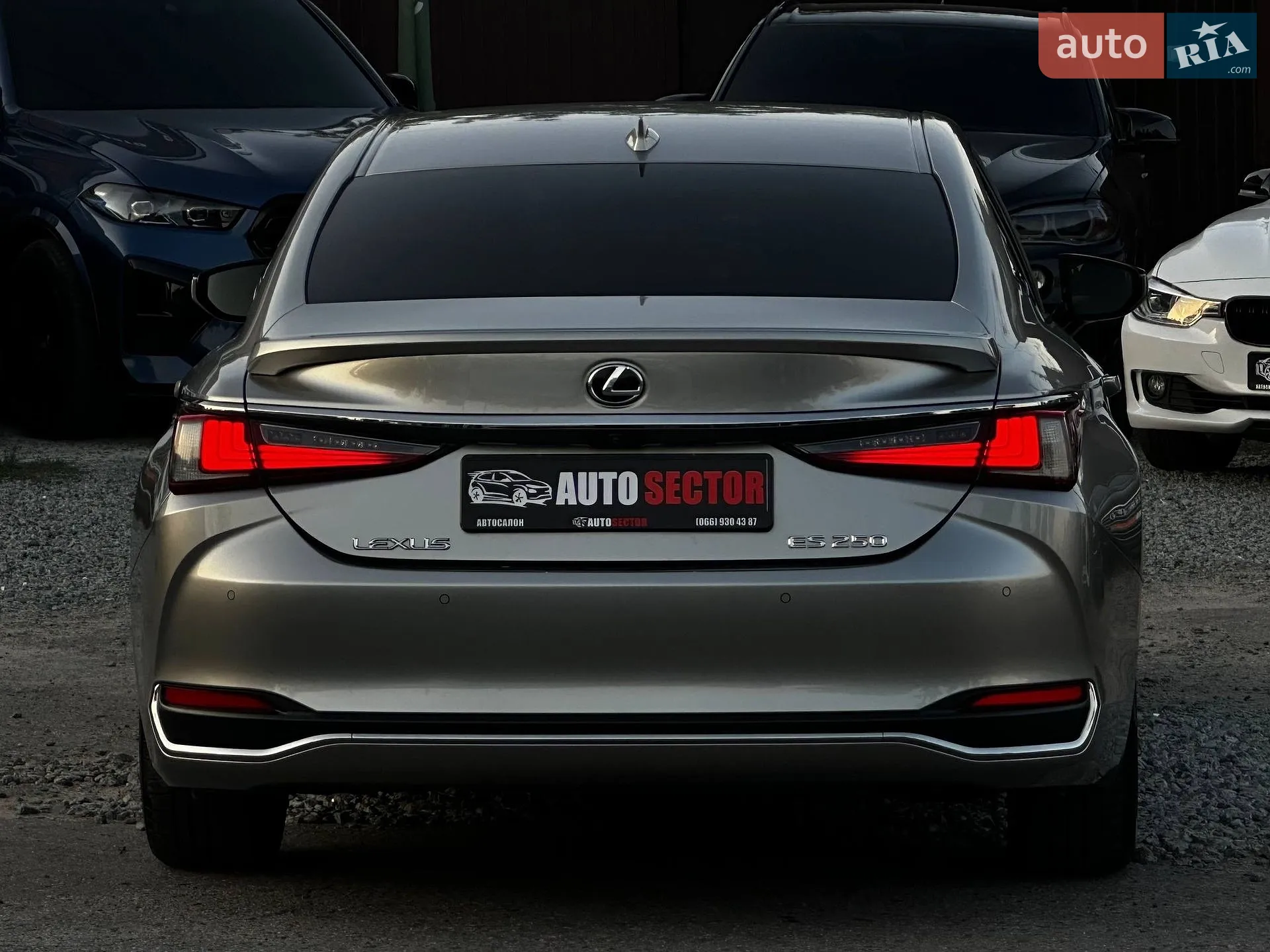 2019 Lexus ES - мініатюра 9