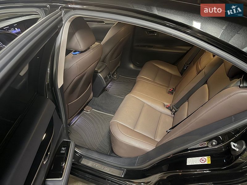 Седан Lexus ES 2017 в Днепре