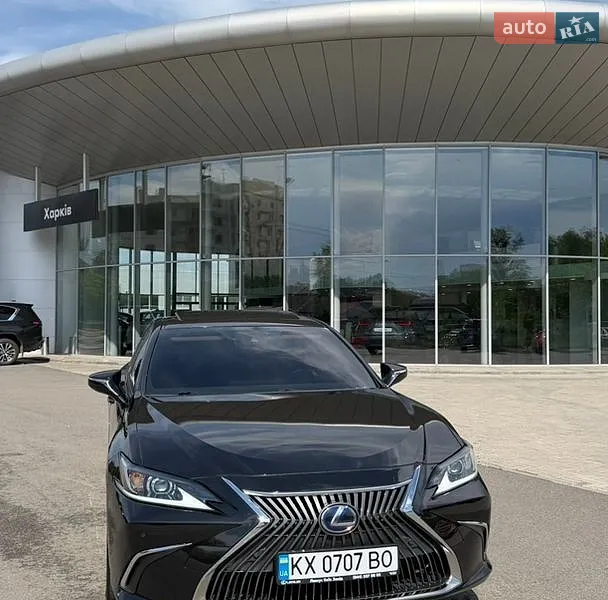 Lexus ES 2021