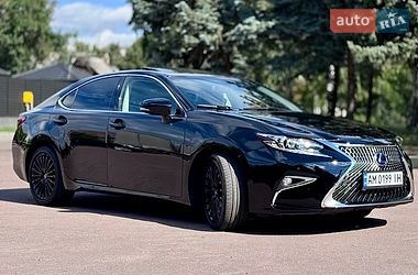 Седан Lexus ES 2013 в Житомирі