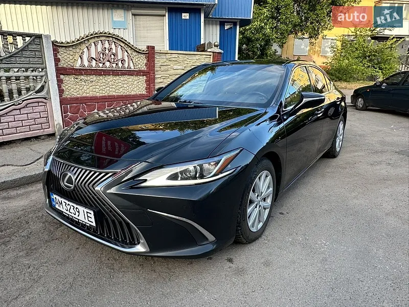 Lexus ES 2019