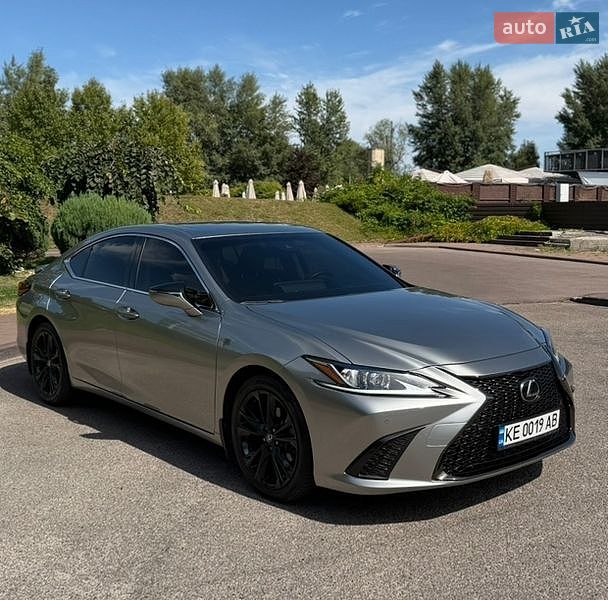 Седан Lexus ES 2023 в Днепре