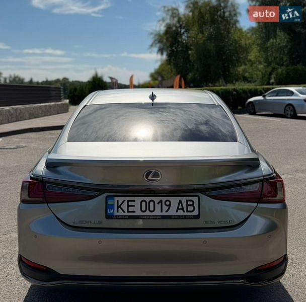 Седан Lexus ES 2023 в Днепре