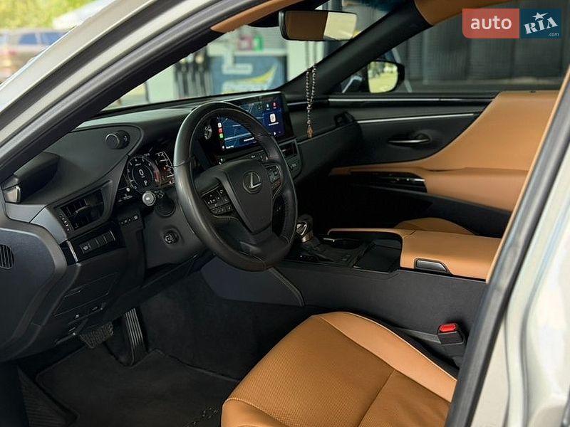 Седан Lexus ES 2023 в Днепре