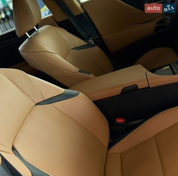 Седан Lexus ES 2023 в Днепре