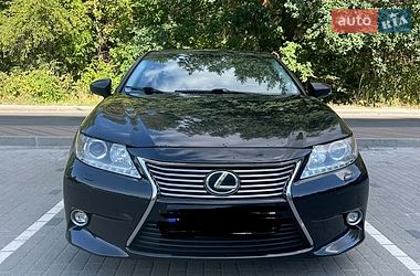 Седан Lexus ES 2014 в Обухове