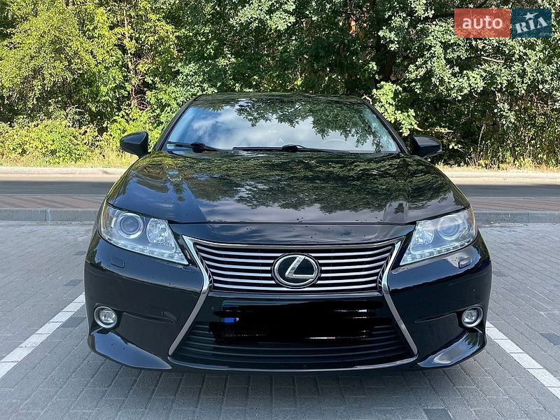 Седан Lexus ES 2014 в Обухове