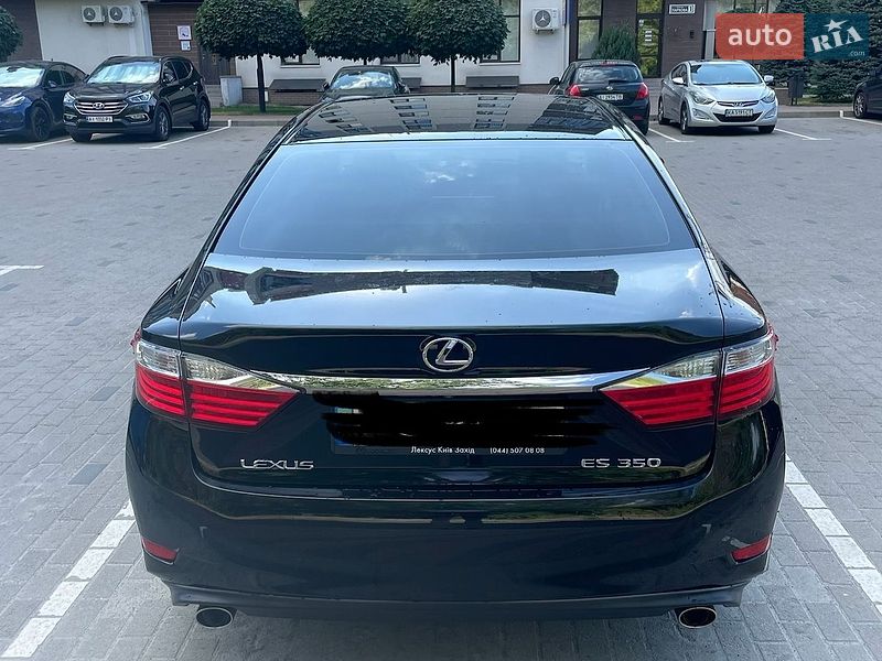 Седан Lexus ES 2014 в Обухове