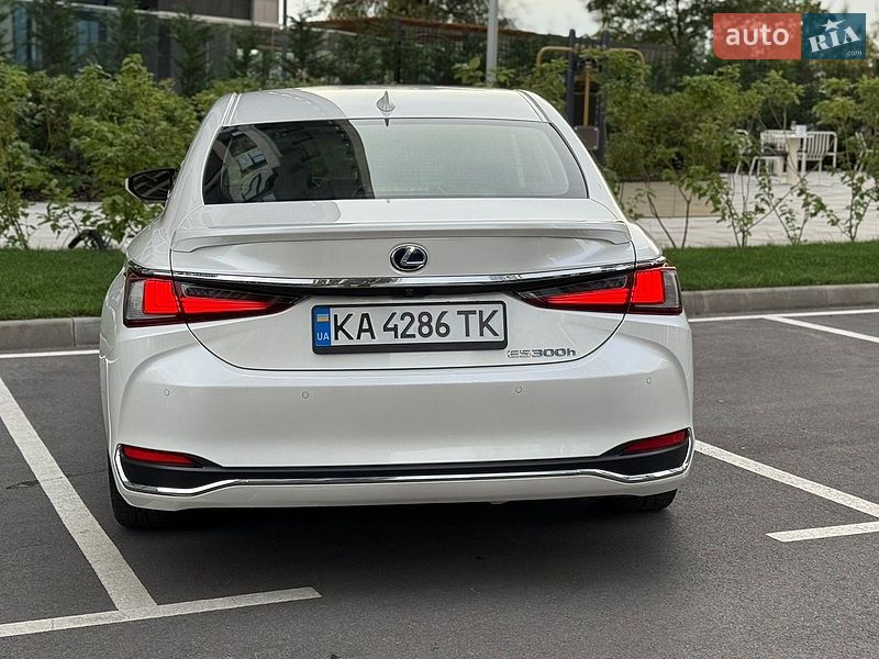 Седан Lexus ES 2019 в Києві