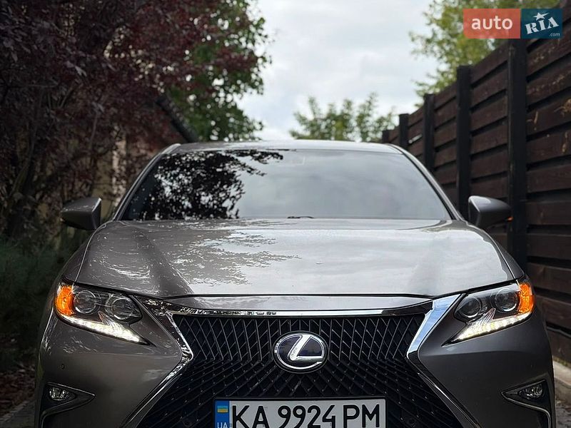 Lexus ES 2017