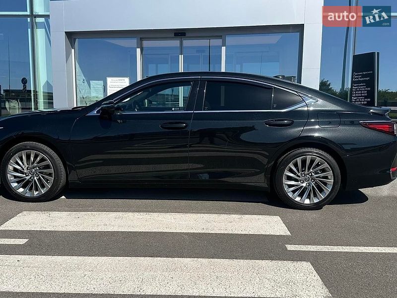 Седан Lexus ES 2024 в Киеве