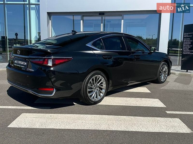 Седан Lexus ES 2024 в Киеве